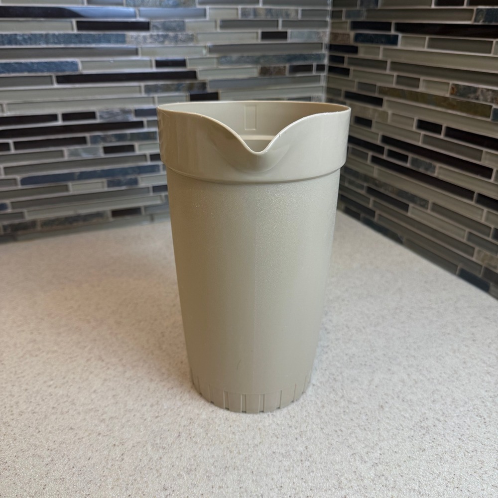Vintage Tupperware 800-6 Almond Beige Plastic Beverage Pitcher 2 Quart NO LID - Picture 4 of 12